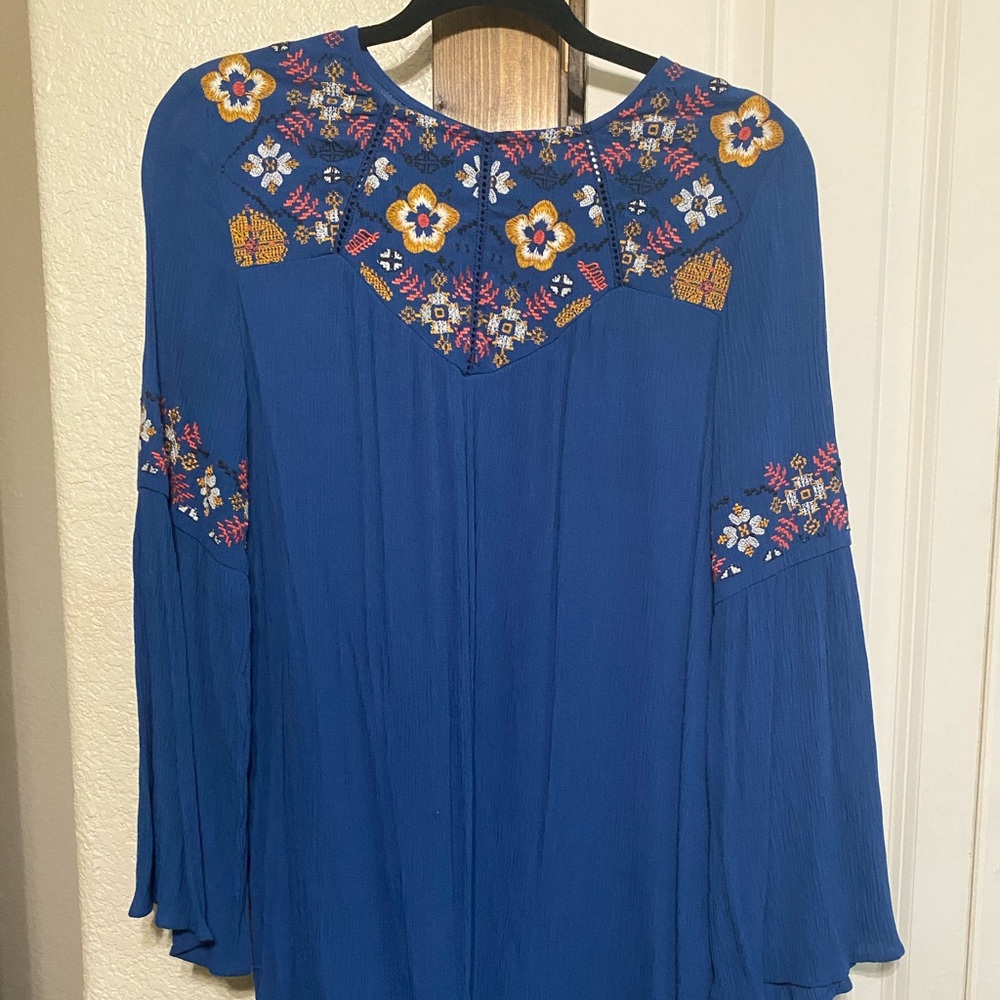 Embroidered Blue Rain Bell-sleeve Dress